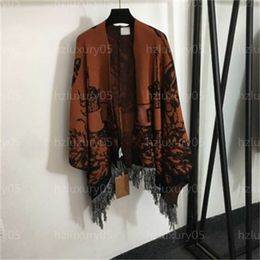 Designer Printing Cloak Women Shawl Jacket Fringe Edge Woolen Knit Cardigan Vintage Printted Elegant Fashion Cape Womens Designer Clothes