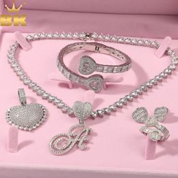 Chokers THE BLING KING Heart Jewelry Set Iced Out Cubic Zirconia Baguettecz Bangele Ring Earring Pendant For Women 231101