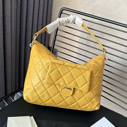 Large Capacity Flap Women Shoulder Bag Diamond Lattice Leather Quilted Flap Coin Purse Shopping Travel Crossbody Designer Bag Trend Four Colour Classic Suitcase 26C