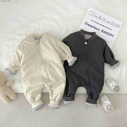 Jumpsuits Autumn And Winter Newborn Baby Onesie Clothing Out Holding Clothes Children Quilted Climbing Clothes Light Cotton Padded JacketL231101