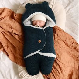Sleeping Bags Baby Sleeping Bag Thicken Winter borns Envelope Knitted Infant Sacks Stroller Swaddle Footmuff Toddler Slaapzak Kid Sleepsack 231101