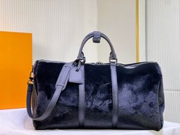 Keepall 50 Top Quality designer bag men Large Capacity Short Fur Travel Bag Luxury Outdoor Handbag High Quality Plush Men Crossbody Bag KEEPALL Luggage Bags GM