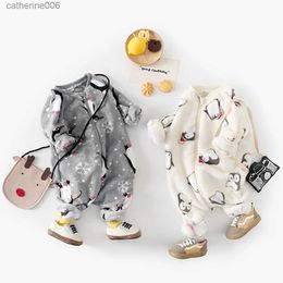 Jumpsuits Sanlutoz Zipper Cute Winter Baby Rompers Penguin Printing Fleece Long Sleeve Infants Jumpsuits Clothing Warm Cosy Korean StyleL231101
