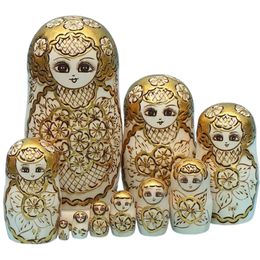 Dolls 10 Pieces Wooden Russian Nesting Doll Wood Stacking Toy Matryoshka Collectible Traditional Nesting Doll for Home Decoration Room 231031