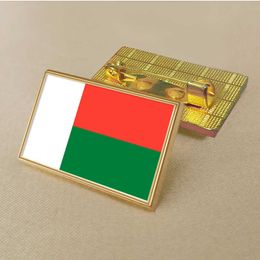 Party Madagascar Flag Pin 2.5*1.5cm Zinc Die-cast Pvc Colour Coated Gold Rectangular Medallion Badge Without Added Resin