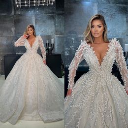 Perle di perline Splendidi abiti da sposa arabi Abito da ballo con scollo a V Abito da sposa lucido Abiti su misura in pizzo con paillettes S s