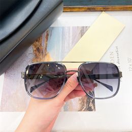 New Fashion Sunglasses for Men Women Black Frame Silver Mirror Flower Letter Lens Driving Brand Sun glasses Outdoor Sports Eyewear With Box