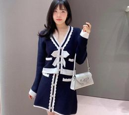 مصورة ذاتية النساء v-neck القوس preppy cardigan مجموعة التنورة القصيرة