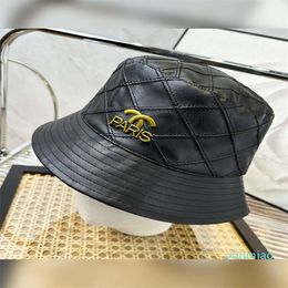2023-hats designer Trendy beans caps and Nair fashionable branded Leather Black Fisherman Hat Female 2023 AutumnWinter Diamond Plaid