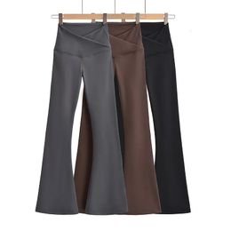 Pantaloni da donna Capris Abiti autunnali da donna pantaloni skinny da yoga leggings svasati da donna stile coreano streetwear pantaloni da yoga casual gamba svasata neri 231101