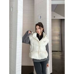 Parkas Coats Designer Pada Down Jackets PPDDA 23 Autumn/winter New Triangle Fill Full National Standard 90 White Duck Down Drawstring Waist Shorted Down Vest