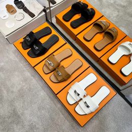 2023 Mulheres Designer Chinelo Slide Sandálias Verão Marca Corium Sapatos Clássico Praia Sandálias Casuais Tamanho Mulheres Mulher Fora Chinelo com uma caixa