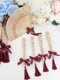 Decorative Figurines 50Pcs Personalised Wedding Engraved Wood Folding Hand Fan Personality Fans Birthday Customised Baby Party Decor Gifts