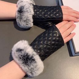 Men Women Warm Fur Leather Gloves Designer Winter Sheepskin Mittens Black Fingerless Gloves With Box Package