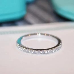 Top 2024 Trendy Jewlery for Women Simple Sense Sterling Sier Ladies Classic Six-claw Diamond Designer wedding ring band Birthday Gift silver jewelrys