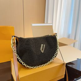 L-letter Luxurys Designer Bag Plush Chain Crossbody Tote Bag Women Lambs Wool Shoulder Bags Fashion Classic Totes Walllet 231115