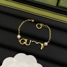 Luxury Designer Bracelet Letters Bracelet Fashion Mens Womens Gold Silver Gift Jewellery Chains For Women Luxurys Pearl Bracelets Ornaments