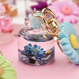 Keychains Cute Daisy Moon Shape Key Chains Internal Flower Wish Bottle For Women Girl Charm Bag Charms DIY Accessories Gifts