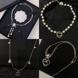 Necklace Pendant Designer Jewellery Fashion for Woman Brand Letter Copper Womens Trendy Personality Clavicle Chain Crystal Pearl Wedding Christmas Gift