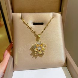 European and American fashion snowflake zircon pendant necklace for Women charm handmade flower crystal jewelry anniversary gift