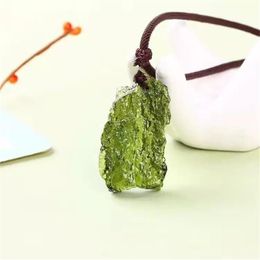Un pendente in pietra di cristallo naturale aeroliti verde Moldavite energia apotropaica4g-5g lotto corda Collana unica 201013219n