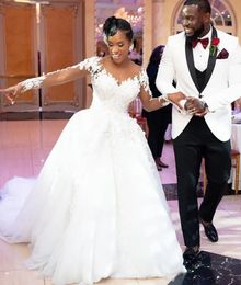 Vintage African Floral Lace Appliqued Wedding Dress 2024 Illusion Long Sleeve Bridal Gowns Beaded Chapel Train Ivory Bride Dresses Vestido De Novia