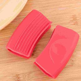 Table Mats 2pcs Anti-Scald Plate Clips Clamp Silicone Anti-slip Pot Handle Covers Heat Resistant Bowl Holder Gloves Kitchen Tools (Red)