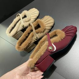 2023 autumn and winter new wear Baotou Mary Jane slippers warm retro Joker leisure explosions plush Mao Mao shoes.