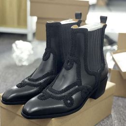 Designer Men Boots Party Shoes Thick Heels Ankle Boot Black Leather Pointed Toe Heels Booties Embroidery Style Higher Quality Dance Shoes NO487