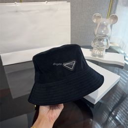 731548 Fashion Corduroy Retro Designer Letter p Classi Luxruy Casual Winter Caps for Ladies Fishmen Hat bucket hats for men women metal design 2023 new