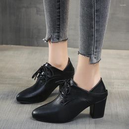 Sapatos de vestido para mulher 2023 primavera dedo do pé apontado bombas femininas moda rendas até único sapato preto senhoras do escritório zapatos de mujer
