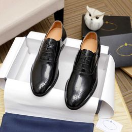 Dress shoes, business shoes, casual shoes, triangle Logo, black shoes, thick soled luxury booties, men's shoes, chocolate casual shoes, whole sports shoes.