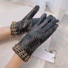 Luxury Designer Black Gloves Womens Leather Five Fingers Mittens Decoration Chain Letter Sheepskin Gloves Oudoor Ski Mittens