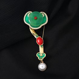 Pins Brooches High-end classic natural an Jade pin Chinese style brooch Ancient gold craftsmanship Ruyi brooches for women Jewellery 231101