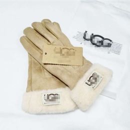 Scarves Gloves Sets Five Fingers Gloves Designer Brand Letter Gloves for Winter and Autumn Fashion Women Cashmere Mittens Glove Lovely Outdoor Sport Warm Winters