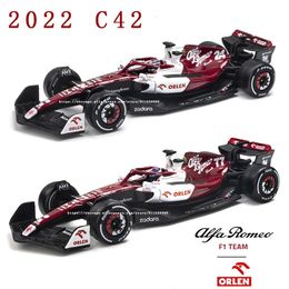 Diecast Model car Bburago 1 43 Alfa Romeo Racing Team C42 #24 Guanyu Zhou #77 Valtteri Bottas Alloy Car Die Cast Car Model Toy Collection 231101