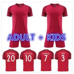 Qqq8 Man Kids Kit Ronaldo Nani Retro Soccer Jerseys 2016 Figo Carvalho Classic Camicia Rui Costa Football Shirt Vintage Quaresma Camisa De