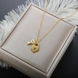 Pendant Necklaces 2023 Trendy Heart Shape Key Lock Necklace Stainless Steel Gold Plated For Women Love Charm Wholesales Simple Jewelry