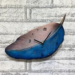 Wall Clocks Creative Fashion Modern Living Room Home Decoration Clock Retro Nordic Wooden Leaves Shaped Feathers 2023
