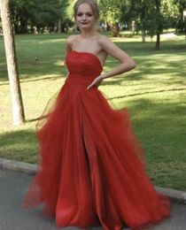 Vintage Long Red Tulle Prom Dresses With Slit A-Line Strapless Pleats Formal Party Sweep Train Evening Dress Robes de Soiree for Women