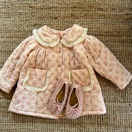 Jackets Winter Girls Lace Large Lapel Coat Long Sleeve Children Princess Floral Cotton Padded Jacket Baby Girl Windbreak