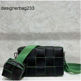 Chest One Women's Man Two Unisex Bags Bottegaas Light Venatas Diagonal Woven Fashion Cassette Designer Luxury Sheepskin Shoulder Venetaz Bag WFEF