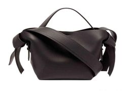 Swedish Niche 2022 Designer Bags Fashion Bow Single Shoulder Messenger Handbag Jin Yiya Star With the Luxury Brand5439457