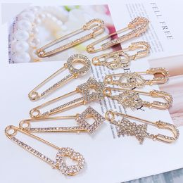 Simple Trendy Rhinestone Decoration Brooches Women Cardigan Coat Sweater Costume Safety Pins Clothing Accessories Gift