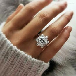 Wedding Rings Huitan Sunflower Shaped CZ Band Accessories For Women 2023 Silver Colour Full Bling Iced Out Lady Jewellery