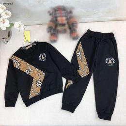 Luxury baby Tracksuits Autumn round neck kids Set Size 90-150 Black khaki stitching design hoodie and pants Nov05