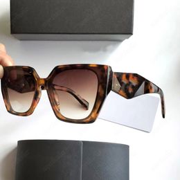 Luxury Designer Sunglasses for Women Mens Sunglass Summer Glasses Fashion UV Glass Eyewear Classic Eyeglasses Lenses with Leather with Box Triangular Signature