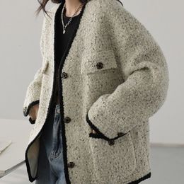 Women's Wool Blends Warm Coat Vintage Vneck Tops Single Breasted Coats French Small Fragrant Fabric Jackets and Winter 2023 231102