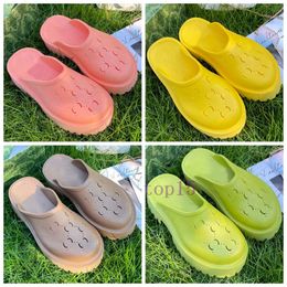 Designer women's slippers Women's rubber thick sole slippers Fashion new style suitable for various places or outdoor activities Personalized sandals 35-41