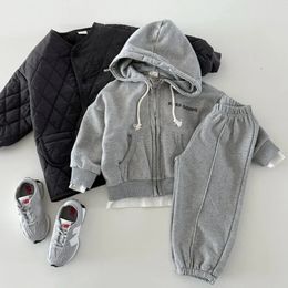 Jackets 2023 Baby Casual Tracksuit Children Boys Cotton Zipper Hooded Jacket Jogger Pants Set 2Pcs Sets Kids Girls Leisure Sport Suits 231110